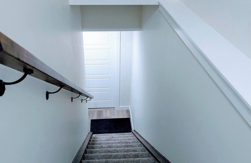 Southwest Calgary Apartment | 2-bedroom Guest Suite in SW Calgary with WiFi