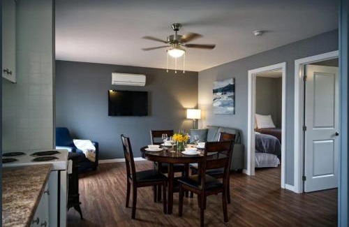 Roseneath House | 2 Bedroom Harbor Front Condo 10U