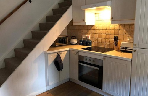 Holcot Villa | 2 Bedroom Holcot Cottage