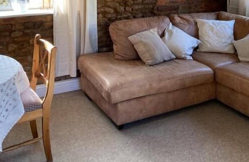 Holcot Villa | 2 Bedroom Holcot Cottage
