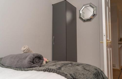 Weston by Wellend Apartment | 2 Bedroom Home Coventry, Parking