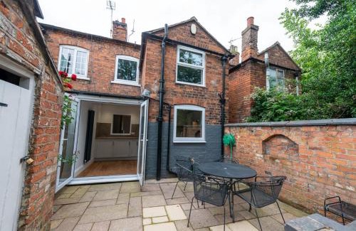 Nantwich House | 2 Bedroom Home Full Of Character