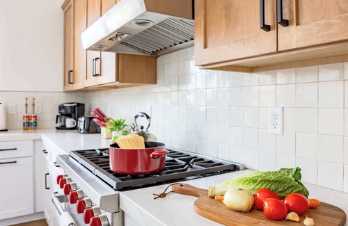 Flagstaff House | 2 Bedroom Home Near NAU and Pine Canyon