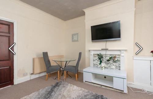 Burnley Apartment | 2 Bedroom House Burnley Centre!
