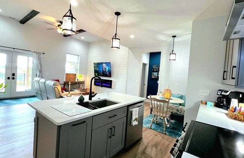 Ashland City House | 2-bedroom house in Ashland City, TN - 30 minutes from downtown Nashville