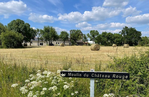 Mesanger House | 2 bedroom house near A11, Logis du Château Rouge