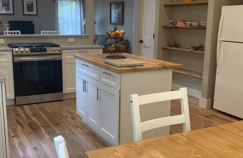 Oak Bluffs House | 2-bedroom house, Short walk to beach, with AC and WiFi in Oak Bluffs