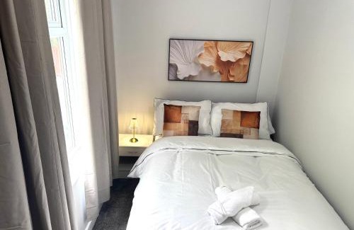 Belle Vue House | 2 Bedroom House with Free Parking