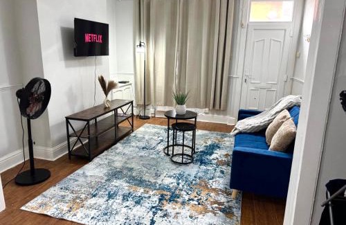 Belle Vue House | 2 Bedroom House with Free Parking