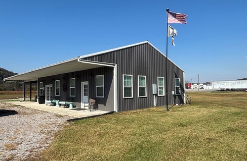 Celina House | 2-bedroom house with putting green in Celina