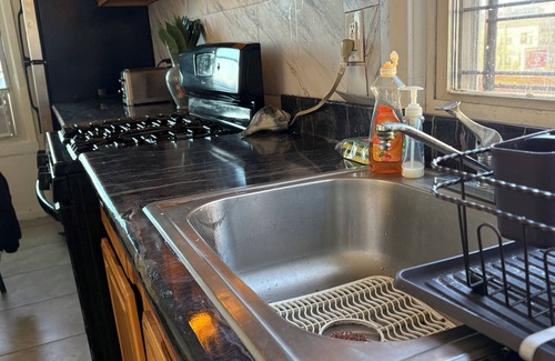 Wakefield House | 2-bedroom house with WiFi, Movie Theater, Home Office No Cleaning fee