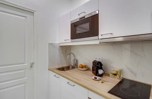 8th Arrondissement Apartment | 2 bedroom in Champs Elysees-Near Shopping Centre