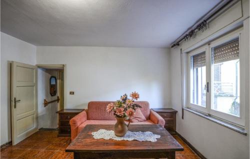 Valpromaro House | 2 Bedroom Lovely Home In Valpromaro