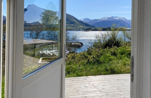 Ulstein Municipality House | 2 bedroom lovely home in ørsta