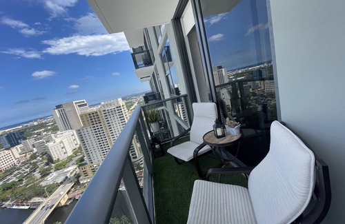 Tarpon River Apartment | 2 Bedroom Luxury Apt in Downtown Fort Lauderdale