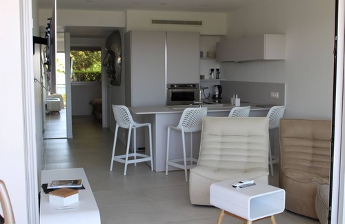 Vallauris Apartment | 2-BEDROOM LUXURY APARTMENT, PANORAMIC SEA VIEW