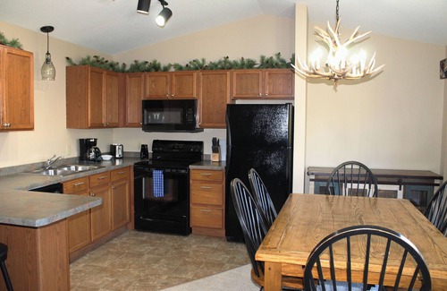 Eagle River Condo | 2 bedroom Lynx Lake condo in Eagle River WI