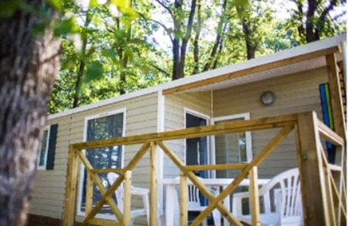 Domazan House | 2-bedroom mobile home rentals