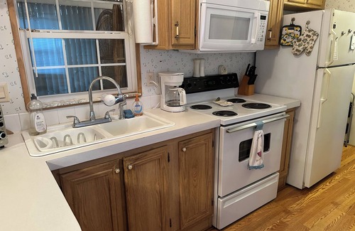 Braden River House | 2-BEDROOM - MOBILE HOME in SARASOTA RESORT with WiFi, 2 pools, fitness center