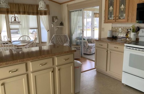 El Jobean House | 2-bedroom mobile home in amazing Port Charlotte with AC, WiFi, fitness room