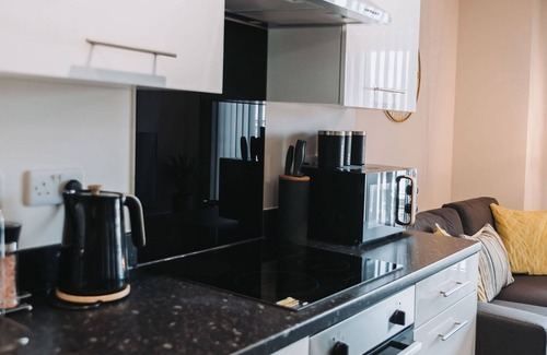 Manchester Apartment | 2 Bedroom Modern Apartment Sleeps 5