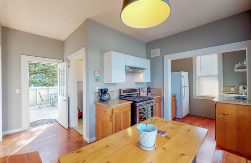 Eureka House | 2 Bedroom Modern Home In Downtown Eureka