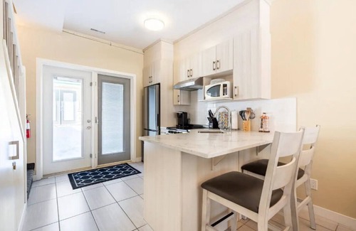 Harvie Heights House | 2 bedroom Mountain View Suite Getaway, right at the gate of Banff National Park.