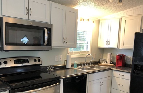 Harkers Island House | 2 bedroom newly remodeled mobile home near Cape Lookout