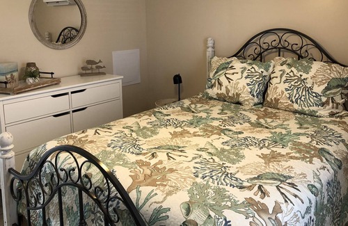 Harkers Island House | 2 bedroom newly remodeled mobile home near Cape Lookout