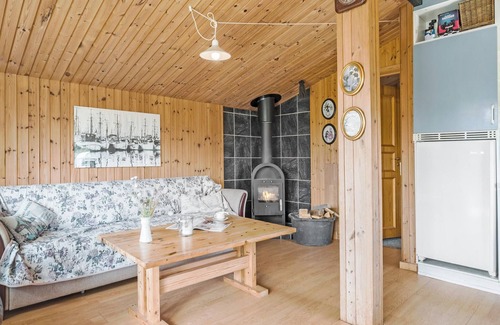 Oster Hurup House | 2 bedroom nice home in Hadsund