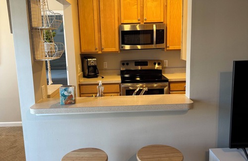 Lewes Apartment | 2 bedroom - pool and parking in central Lewes