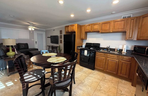 Highlands - Perkins Apartment | 2 bedroom private apt & laundry