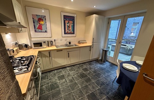 Old Town Apartment | 2 bedroom property (1 ensuite) in the heart of the Old Town