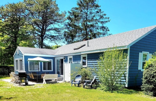 South Yarmouth House | 2 bedroom ranch 1 bath situated in West Yarmouth