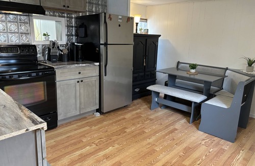 Broadalbin House | 2-Bedroom Retreat Near the Sacandaga Lake -WiFi and Lake Rights