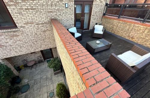 Stockton-on-Tees House | 2 Bedroom Riverside Property with Roof Terrace