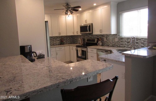 Cottonwood Apartment | 2 Bedroom Single family 72925 by Houzlet
