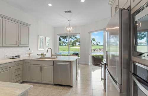 Central Naples Condo | 2-bedroom/Single story Naples condo in the private community of Kensington