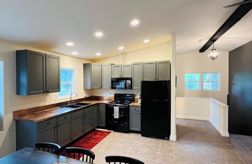 Leavenworth Cabin | 2 Bedroom Ski Chalet near Downtown Leavenworth.