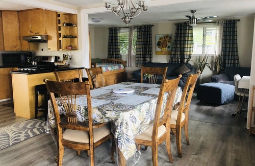 Hilo House | 2 bedroom spacious house (upstairs unit) in the heart of Hilo town