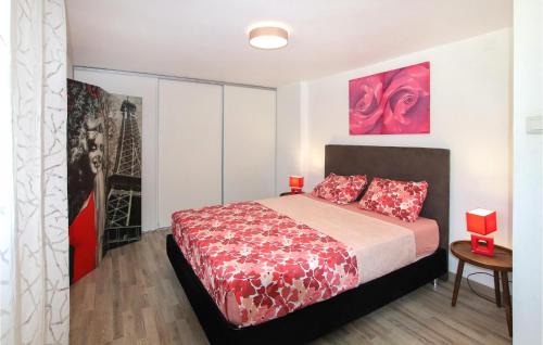Gemenos Apartment | 2 Bedroom Stunning Apartment In Gemenos