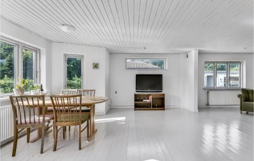 Skarup Fyn House | 2 Bedroom Stunning Home In Skårup Fyn