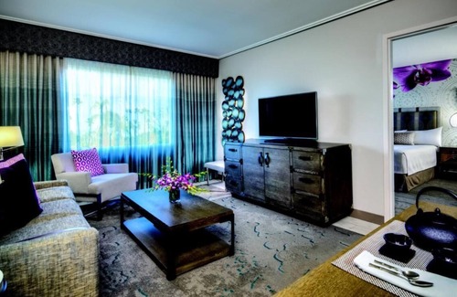 Florida Center Hotel | 2-Bedroom Suite at a 4⭐️ Hotel