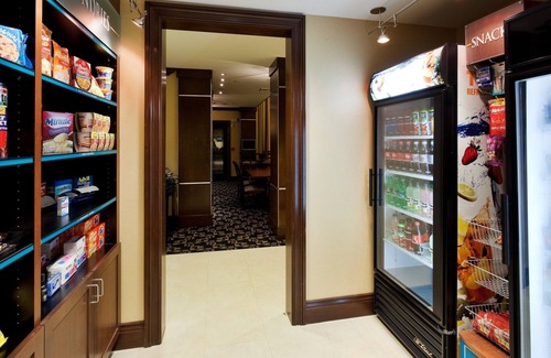 Reno/Tahoe Airport Condo | 2 Bedroom Suite | Complimentary Breakfast + Shared Pool & Hot Tub! Great for Business Travelers