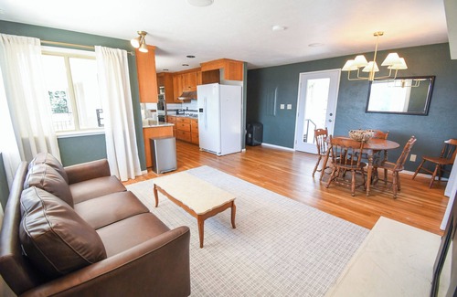 Bremerton House | 2-bedroom top-level unit in charming Bremerton home