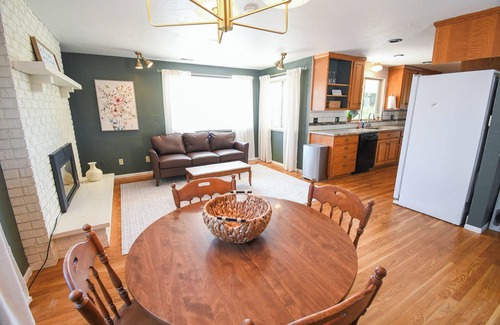 Bremerton House | 2-bedroom top-level unit in charming Bremerton home