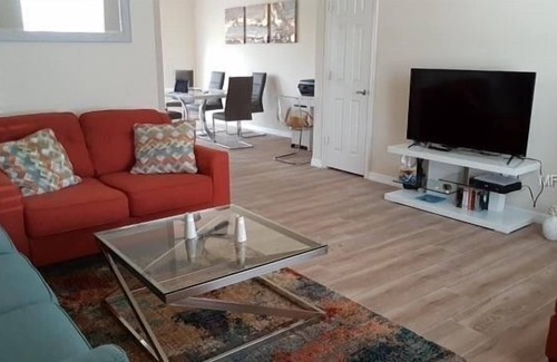 Braden River House | 2 Bedroom Townhome 95390 by Houzlet