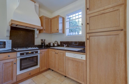 La Motte House | 2 BEDROOM TOWNHOUSE WITH GARDEN (N°529)