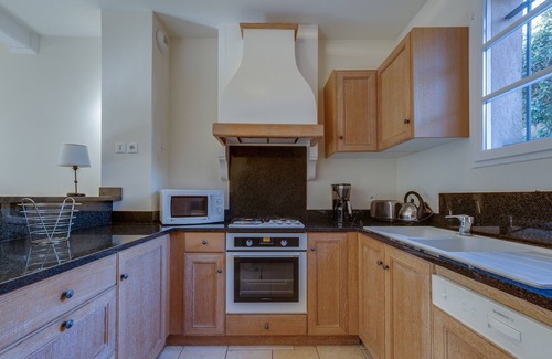 La Motte House | 2 BEDROOM TOWNHOUSE WITH GARDEN (N°529)