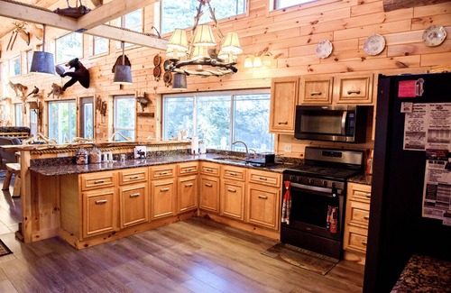 Harrison House | 2-bedroom vacation home just 10 minutes from Harrison Park